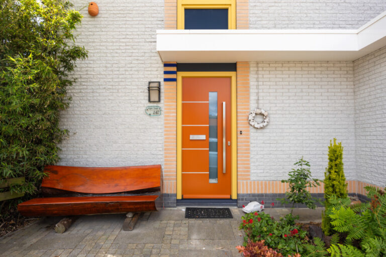 Oranje kunststof voordeur in Hoorn - DEZA Kozijnen